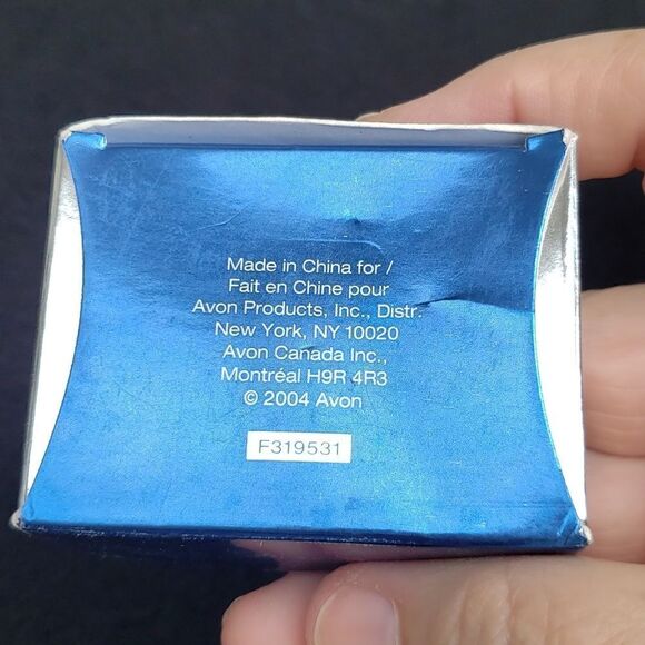 Vintage 2004 Avon Red Hat Society Fancy Hat Pin in Original Box - Picture 6 of 8